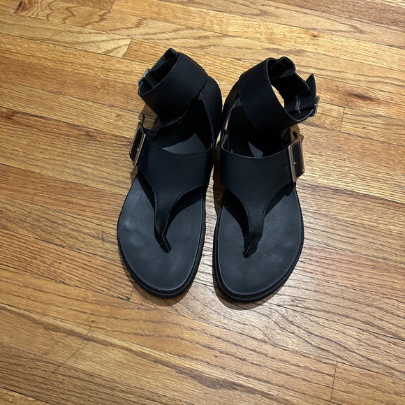 Sorel Women’s Roaming T-Strap Sandals in Black Leather - Picture 4 of 7